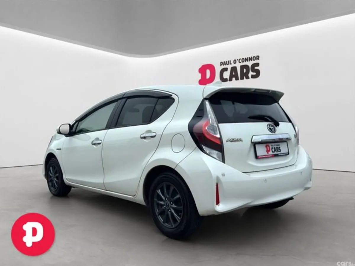 Toyota Aqua Hatchback, Petrol Hybrid, 2019, White