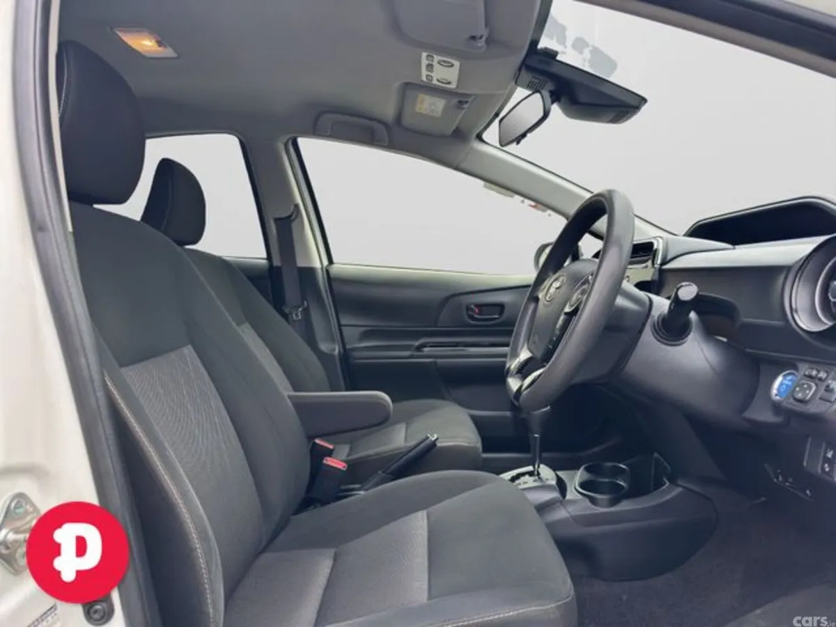 Toyota Aqua Hatchback, Petrol Hybrid, 2019, White