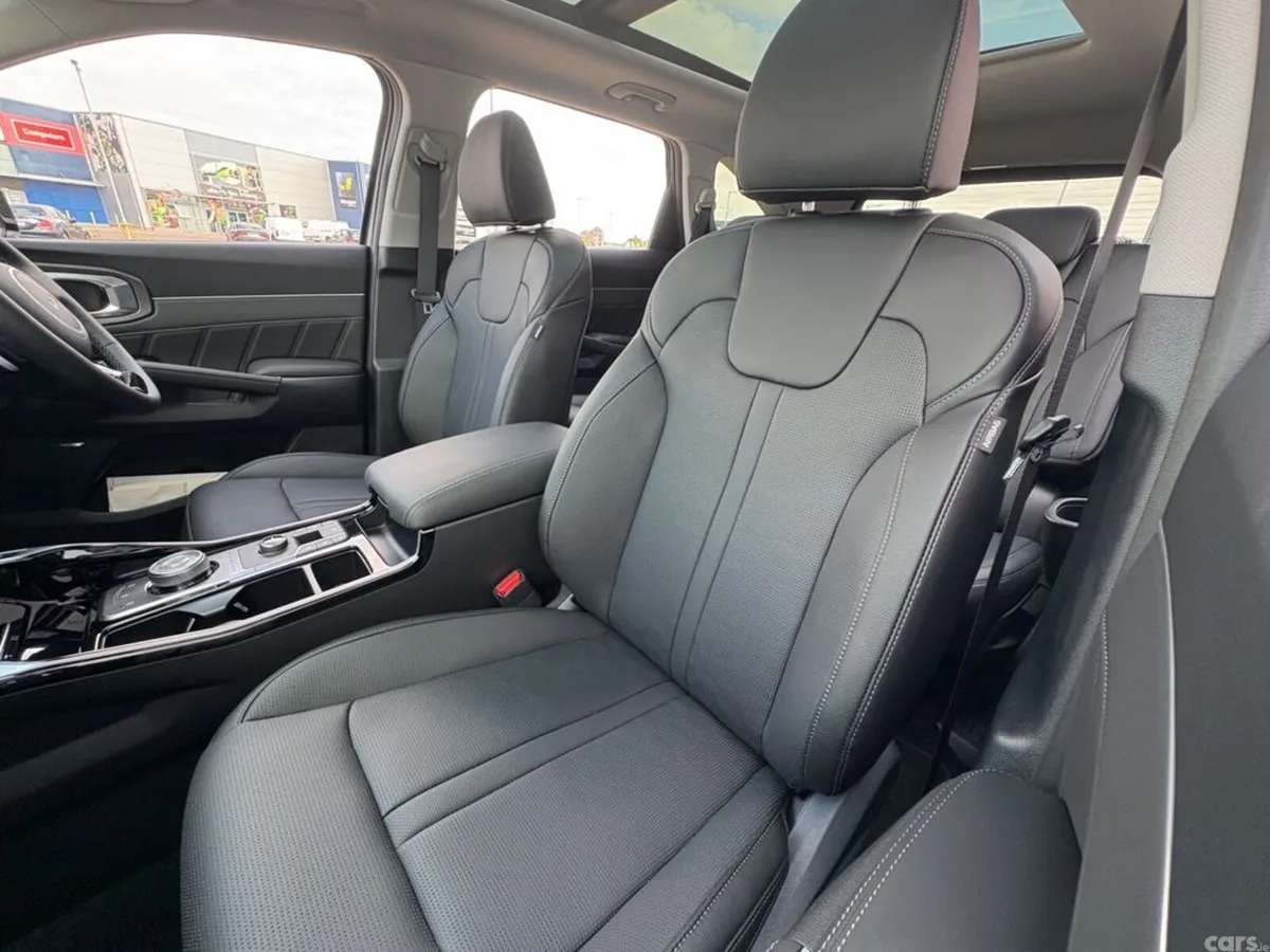 Kia Sorento SUV, Petrol Plug-in Hybrid, 2027, Grey