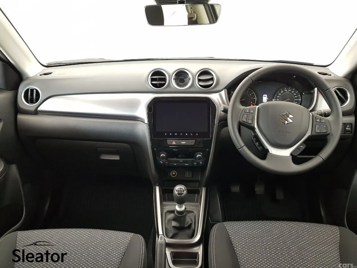 Suzuki Vitara SUV, Petrol Hybrid, 2027, Blue