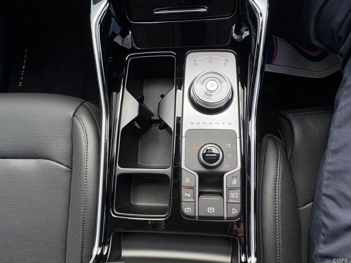 Kia Sorento SUV, Petrol Plug-in Hybrid, 2027, Grey