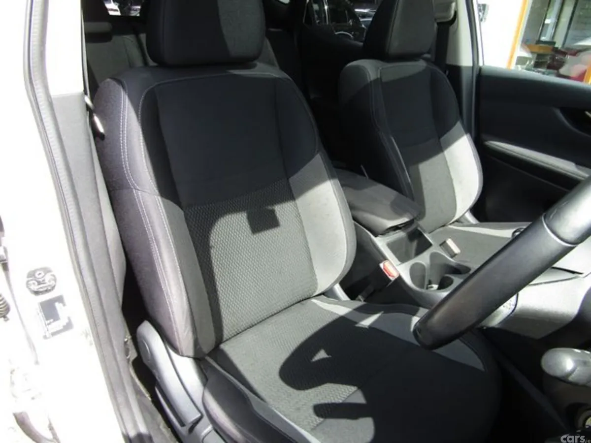 Nissan Qashqai MPV, Diesel, 2017, White
