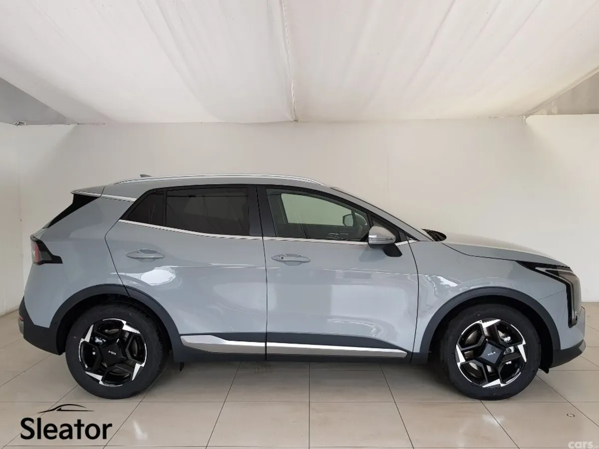 Kia Sportage MPV, Diesel, 2027, Grey