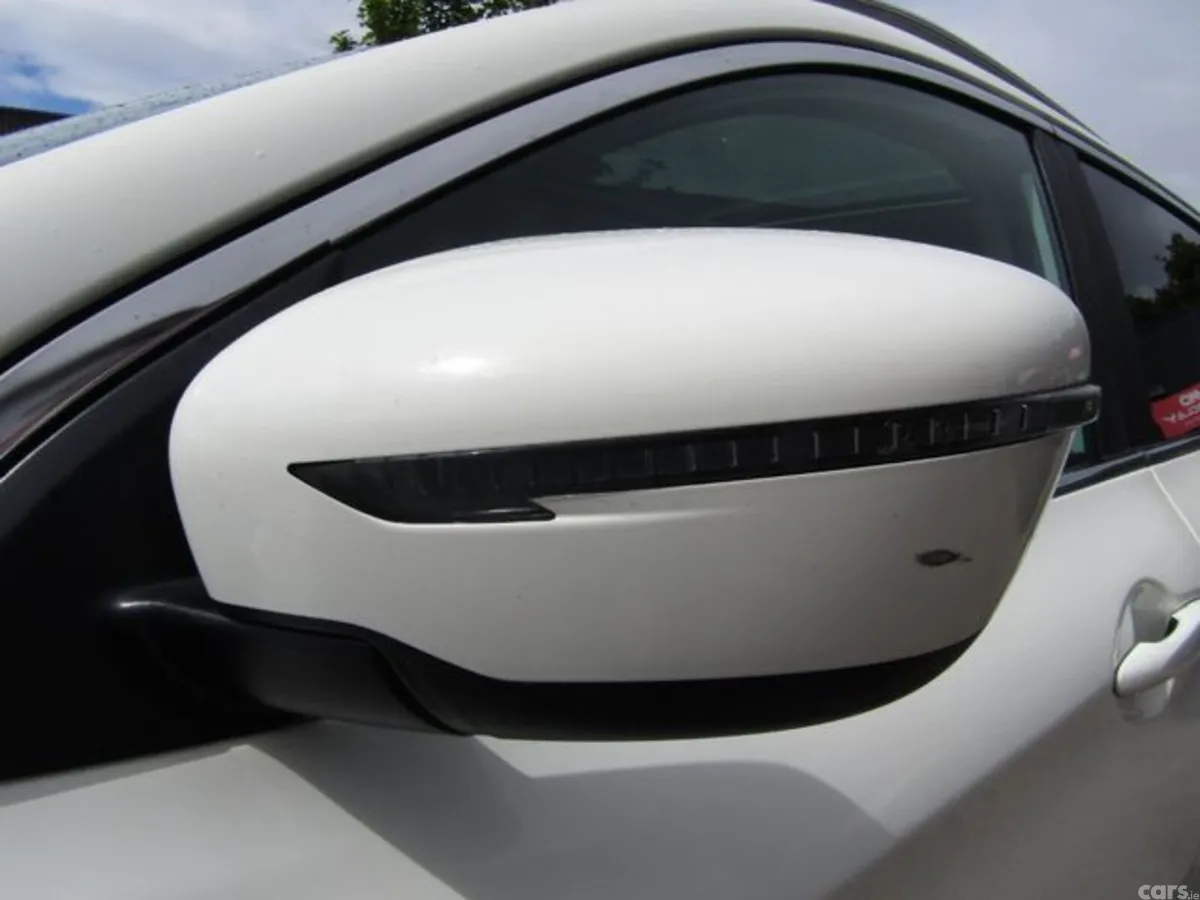 Nissan Qashqai MPV, Diesel, 2017, White