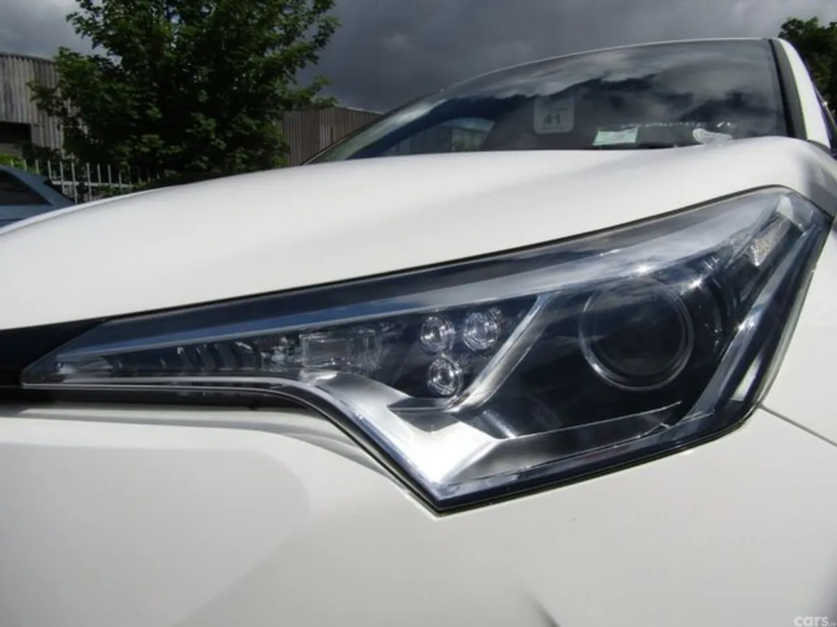 Toyota C-HR Hatchback, Petrol Hybrid, 2019, White