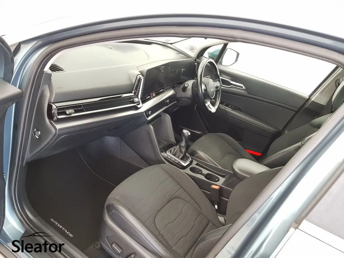 Kia Sportage MPV, Petrol Hybrid, 2022, Grey