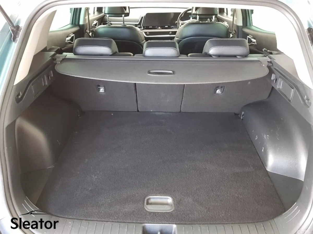 Kia Sportage MPV, Petrol Hybrid, 2022, Grey