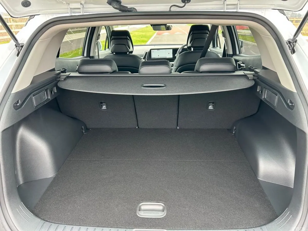 Kia Sportage SUV, Diesel, 2027, White
