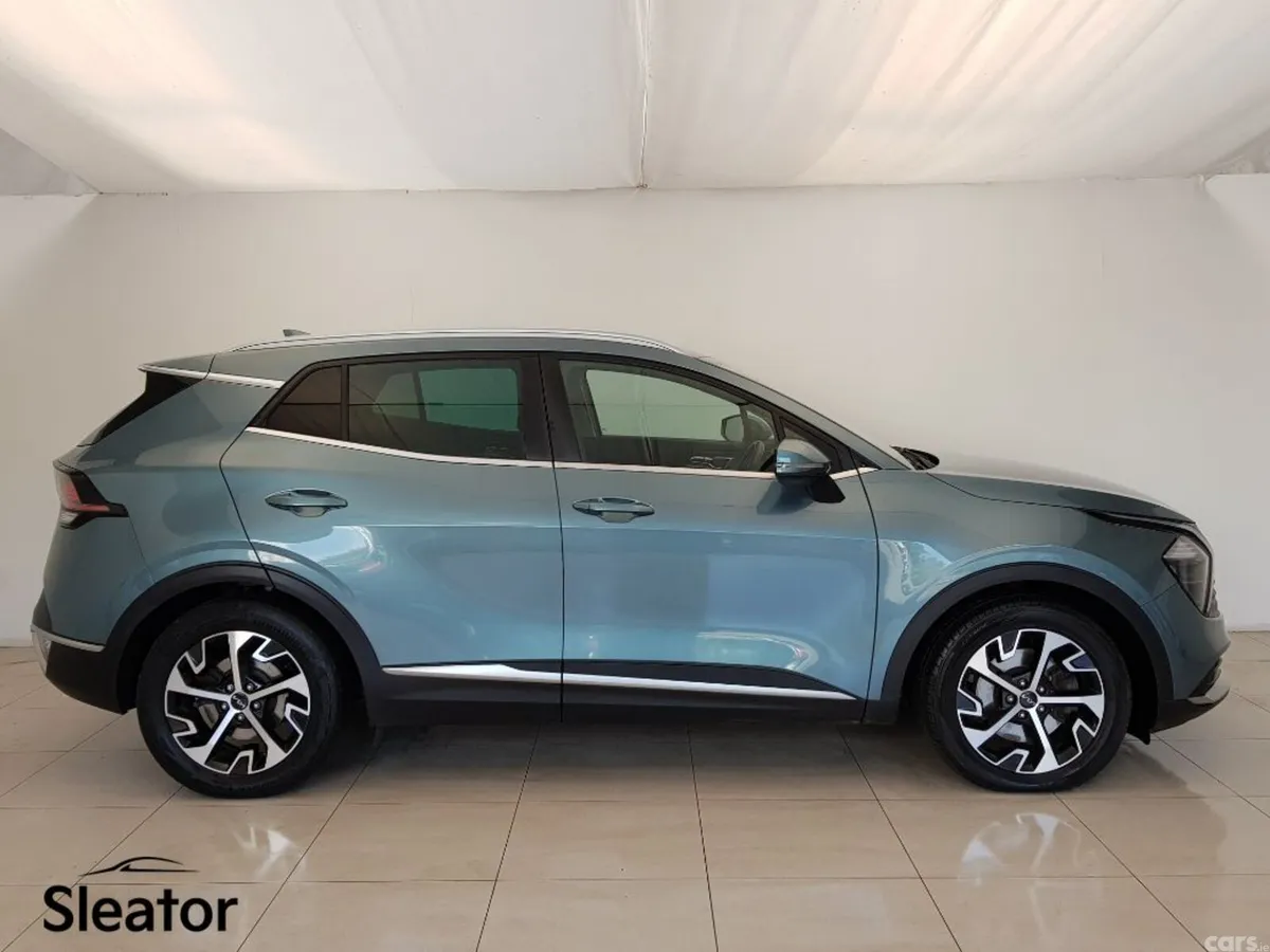 Kia Sportage MPV, Petrol Hybrid, 2022, Grey