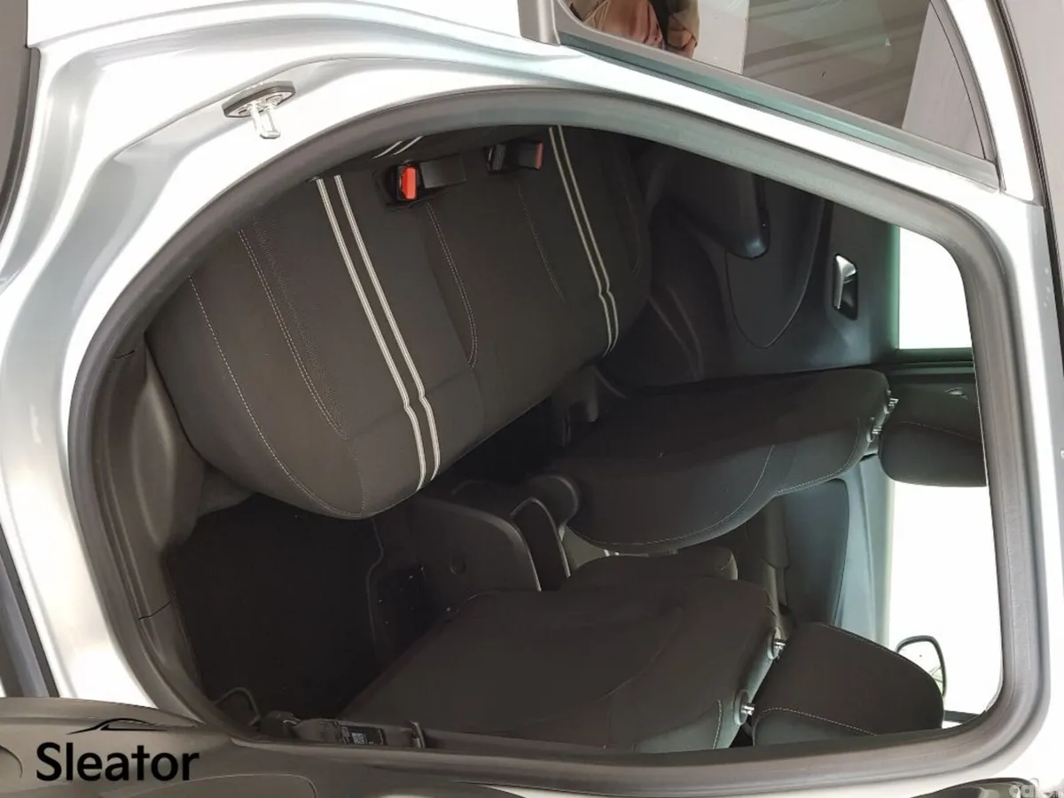 Opel Crossland MPV, Diesel, 2023, Grey