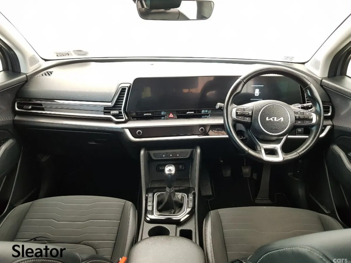 Kia Sportage MPV, Petrol Hybrid, 2022, Grey