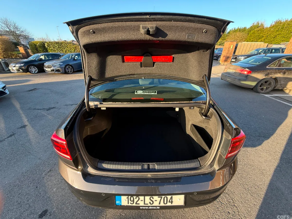 Volkswagen Passat Saloon, Diesel, 2019, Grey
