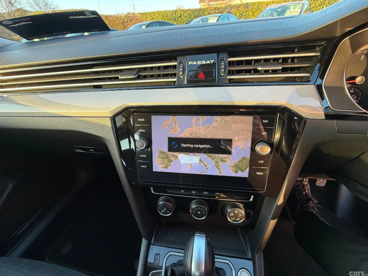 Volkswagen Passat Saloon, Diesel, 2019, Grey