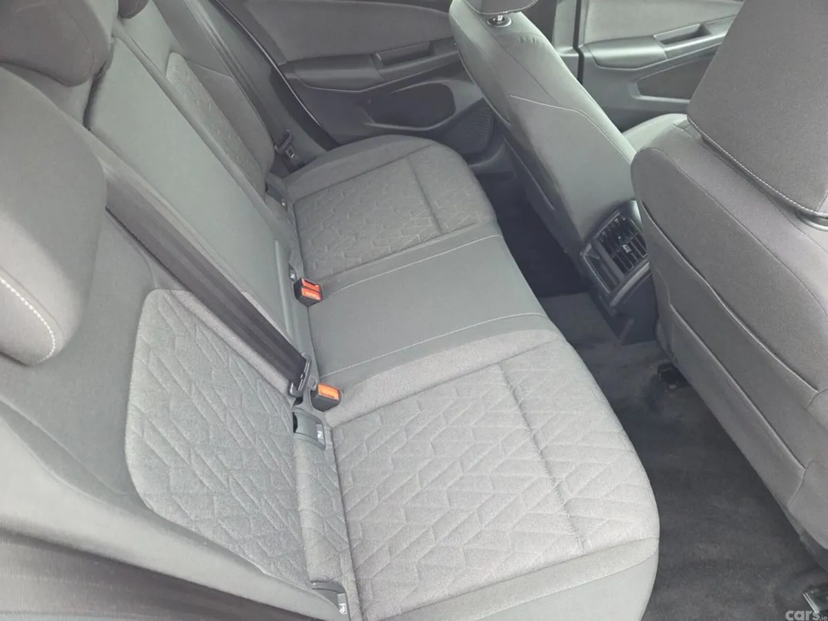 Volkswagen Golf Hatchback, Diesel, 2025, White