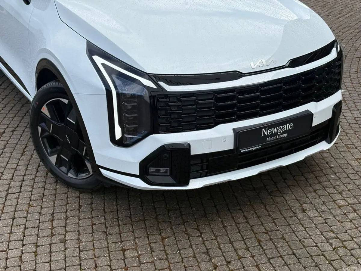 Kia Sportage SUV, Petrol Hybrid, 2027, White