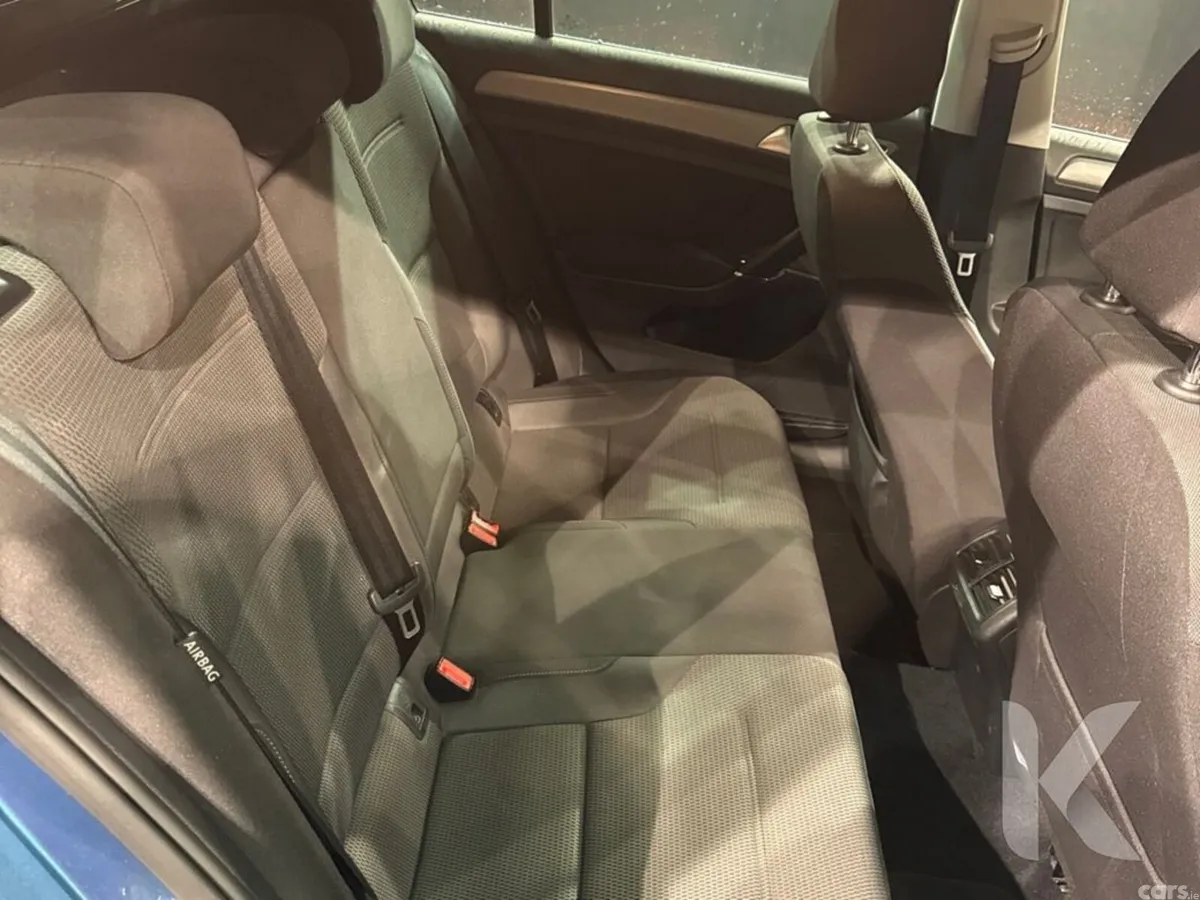 Volkswagen Golf Estate, Petrol, 2017, Blue