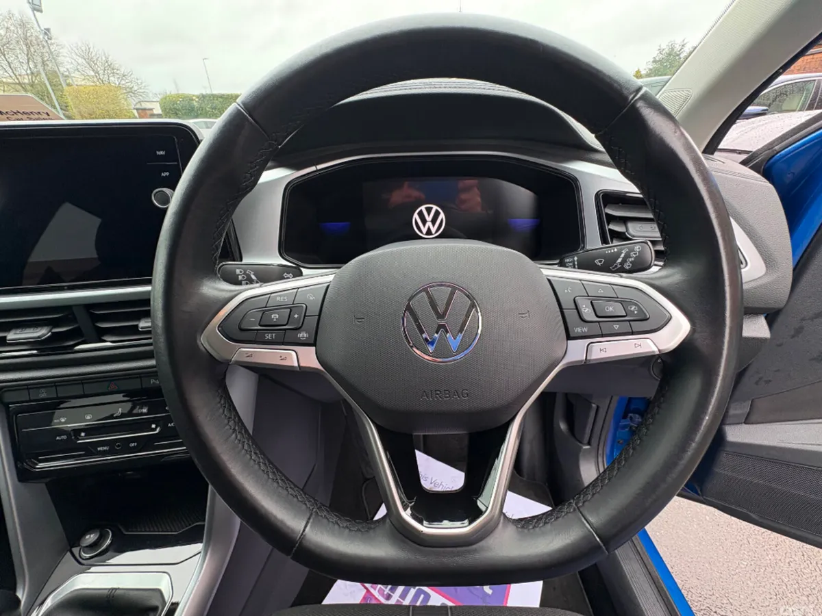 Volkswagen T-Roc SUV, Petrol, 2023, Blue