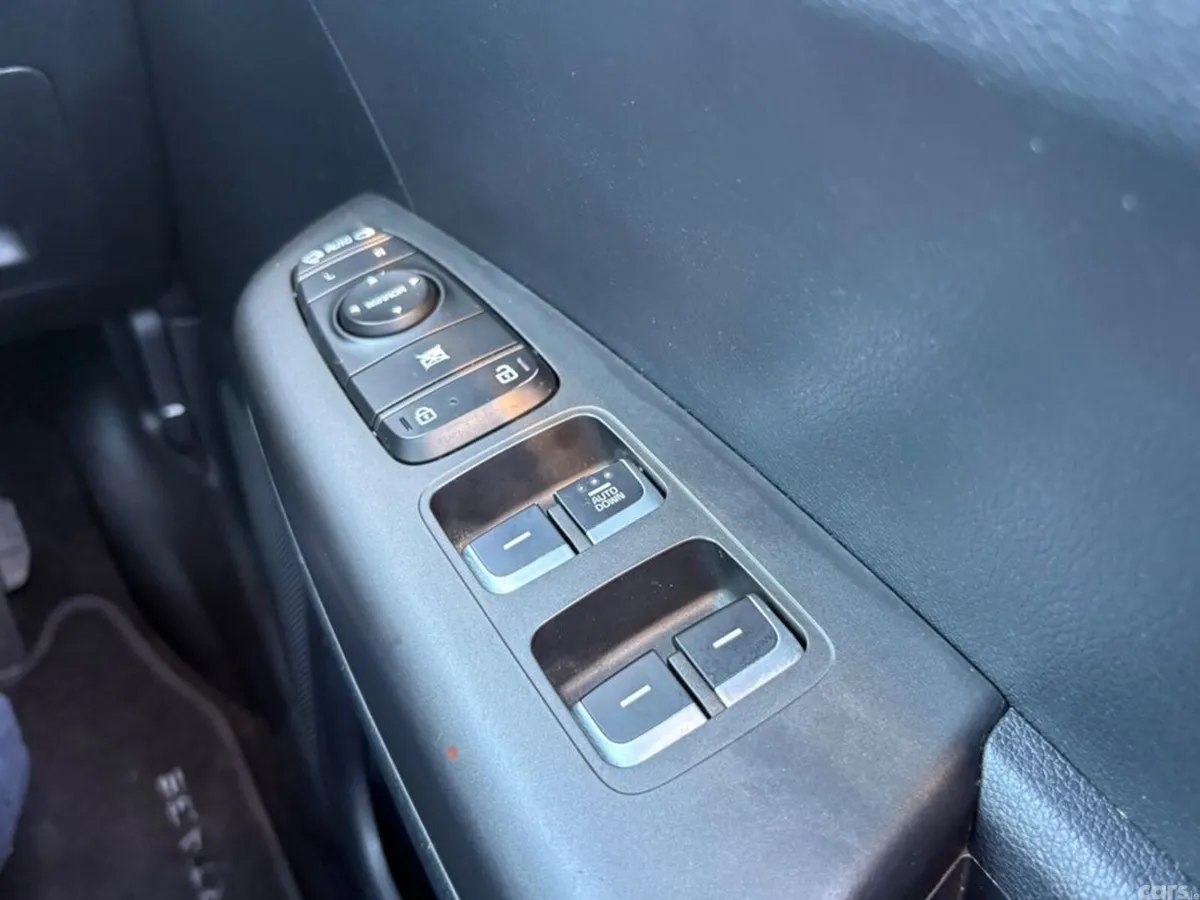 Kia Sportage SUV, Diesel Hybrid, 2021, Blue