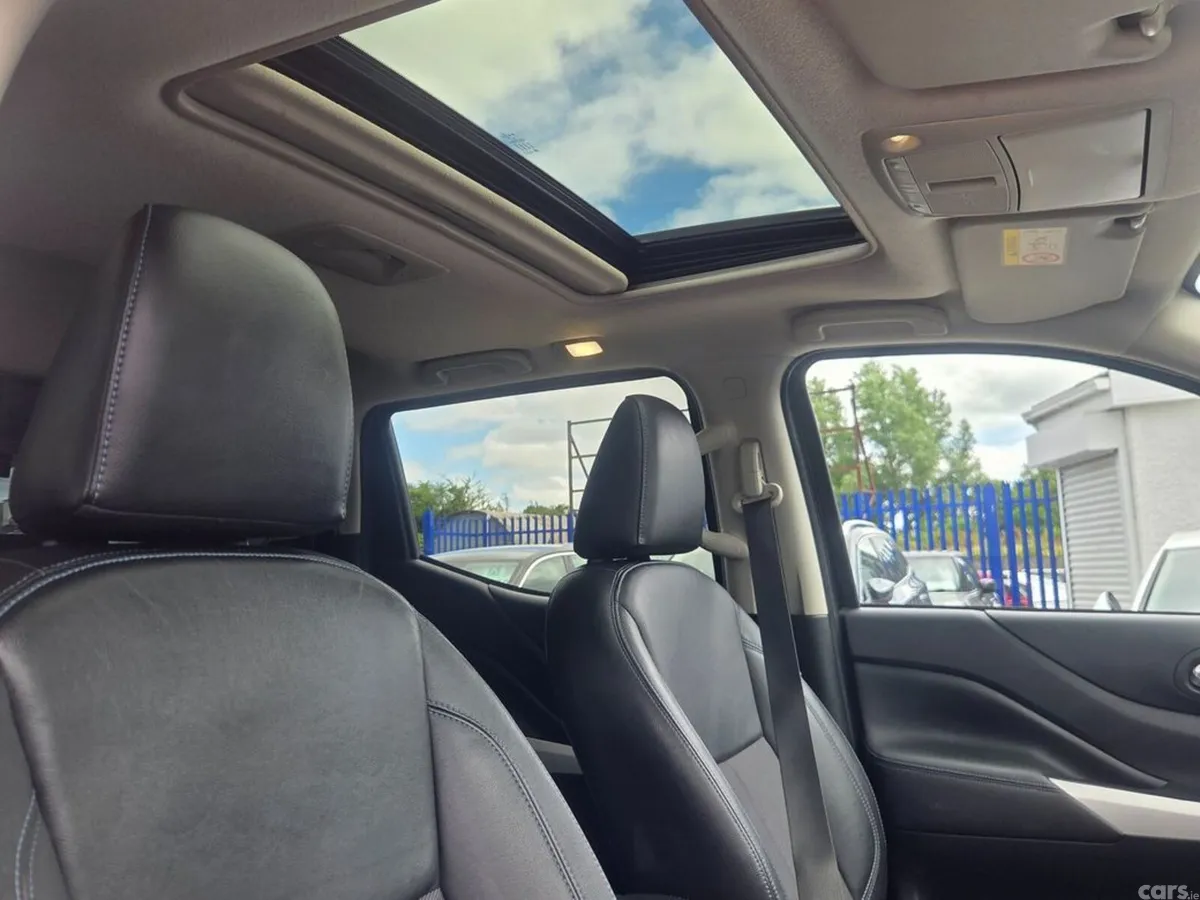 Nissan Navara Pick Up, Diesel, 2022, Black