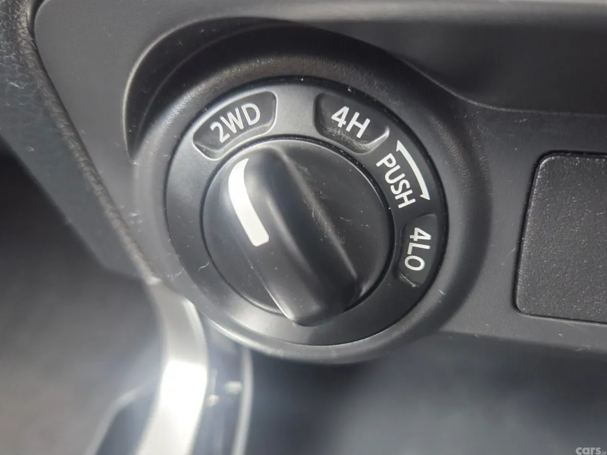 Nissan Navara Pick Up, Diesel, 2022, Black