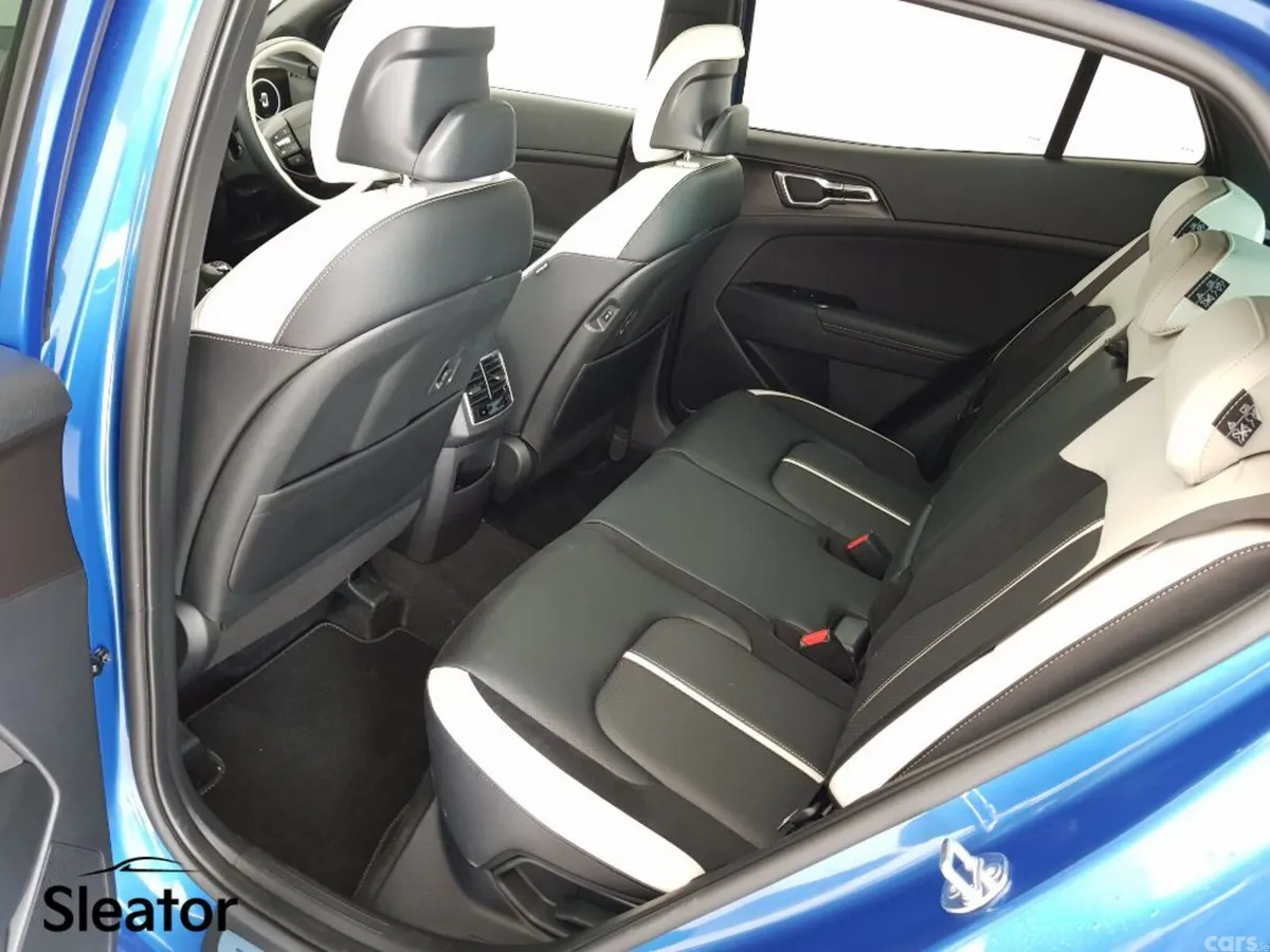 Kia Sportage MPV, Diesel Hybrid, 2025, Blue