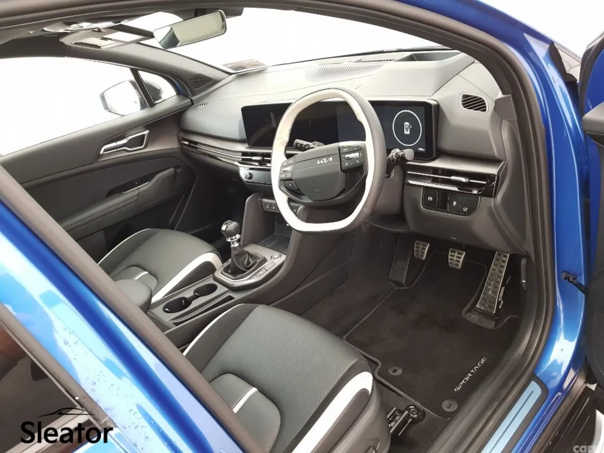 Kia Sportage MPV, Diesel Hybrid, 2025, Blue