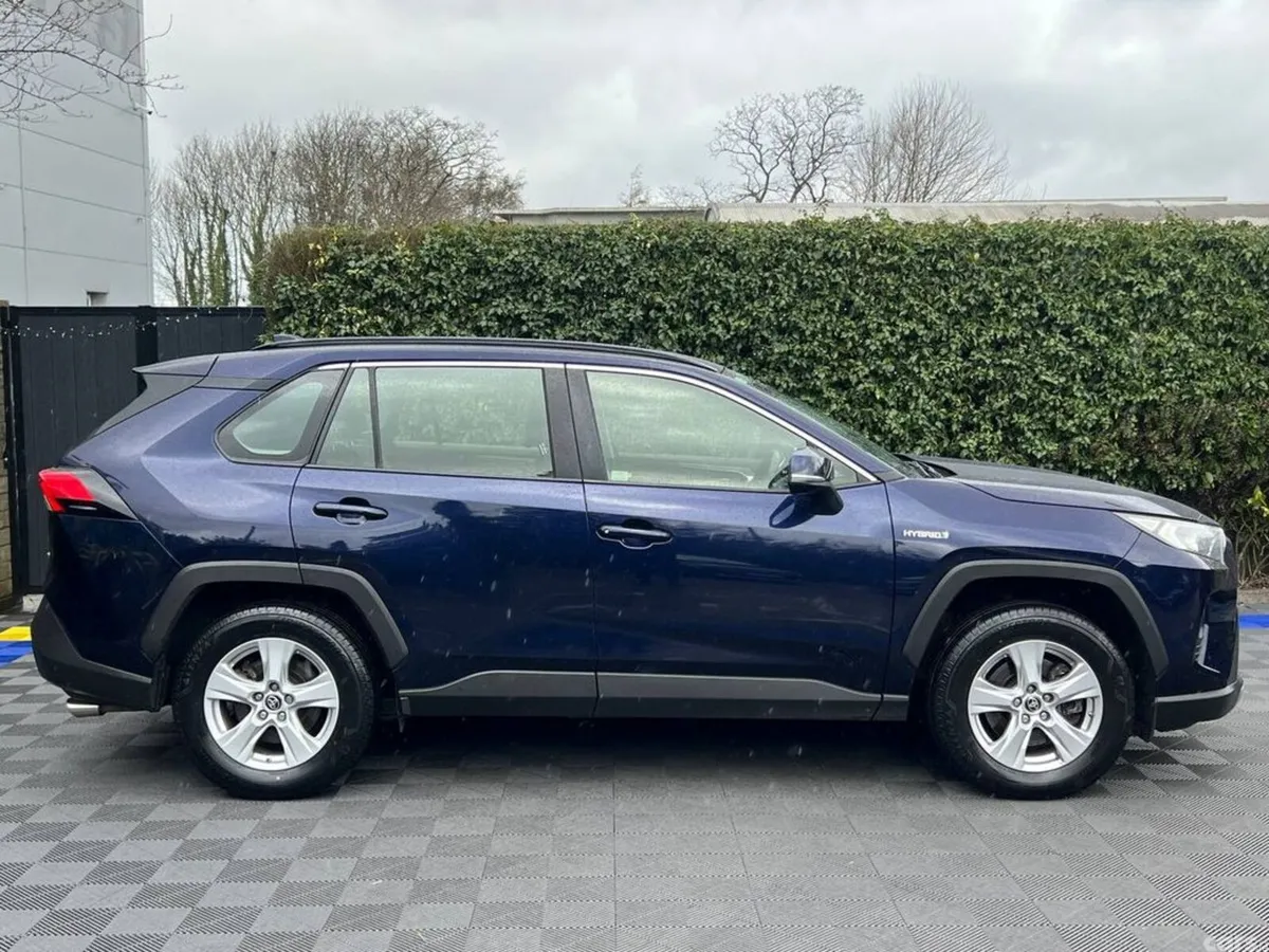 Toyota RAV4 SUV, Petrol Hybrid, 2022, Blue