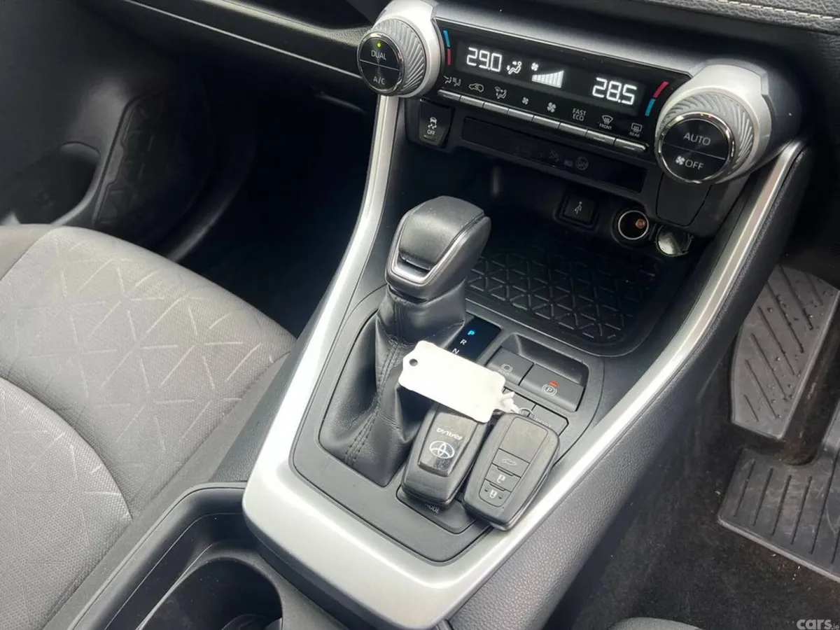 Toyota RAV4 SUV, Petrol Hybrid, 2022, Blue