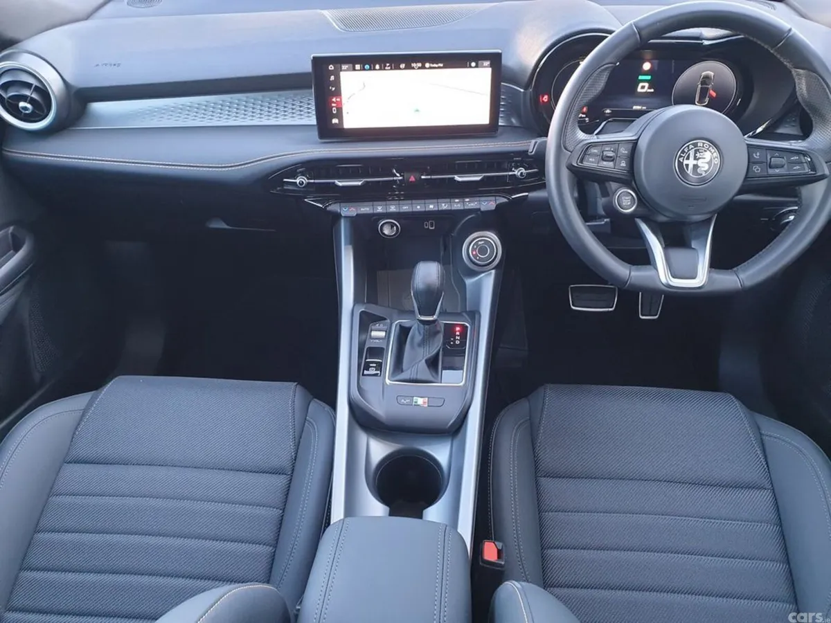 Alfa Romeo Tonale Hatchback, Petrol, 2024, Blue