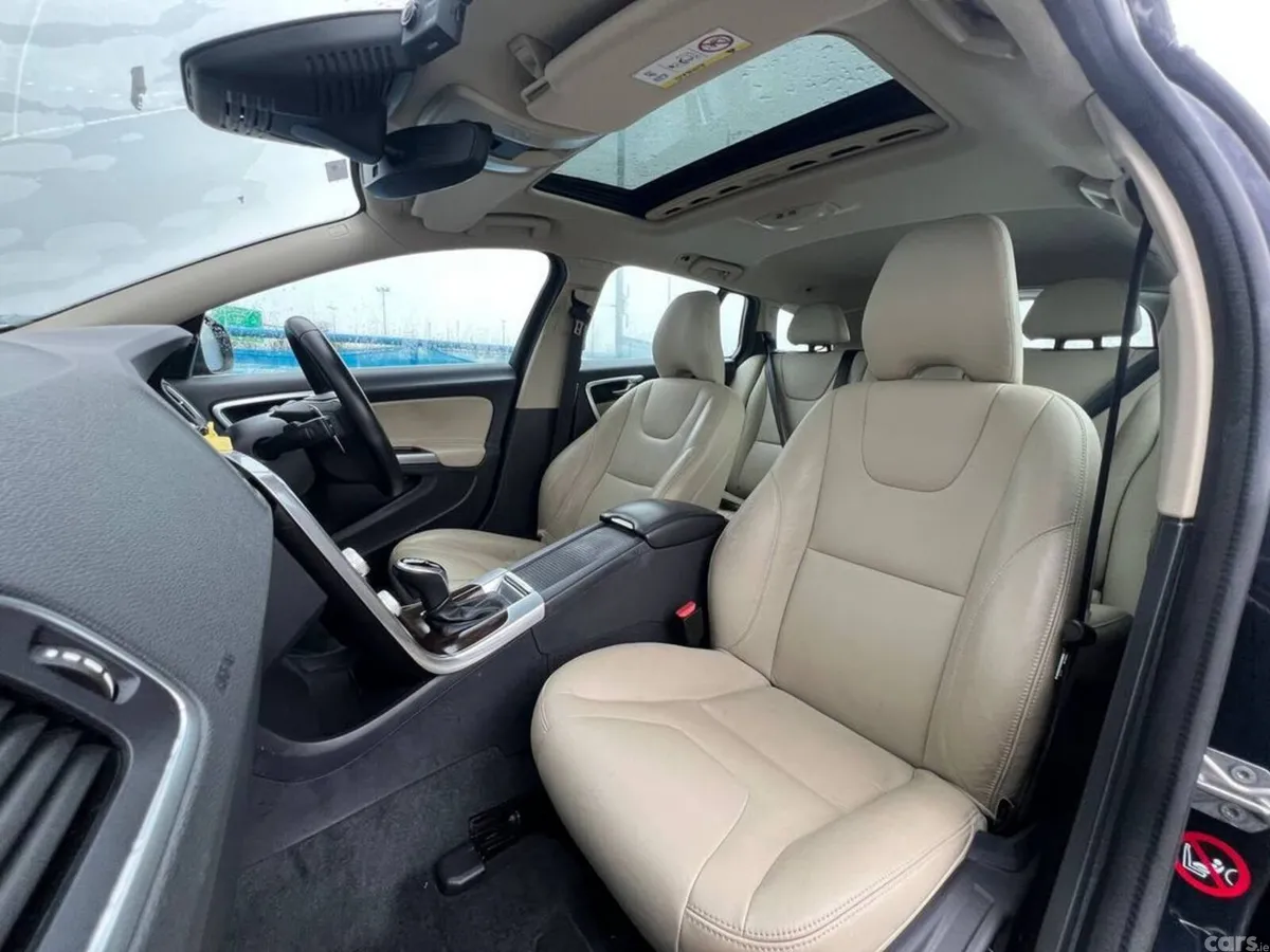 Volvo V60 Estate, Diesel, 2018, Blue