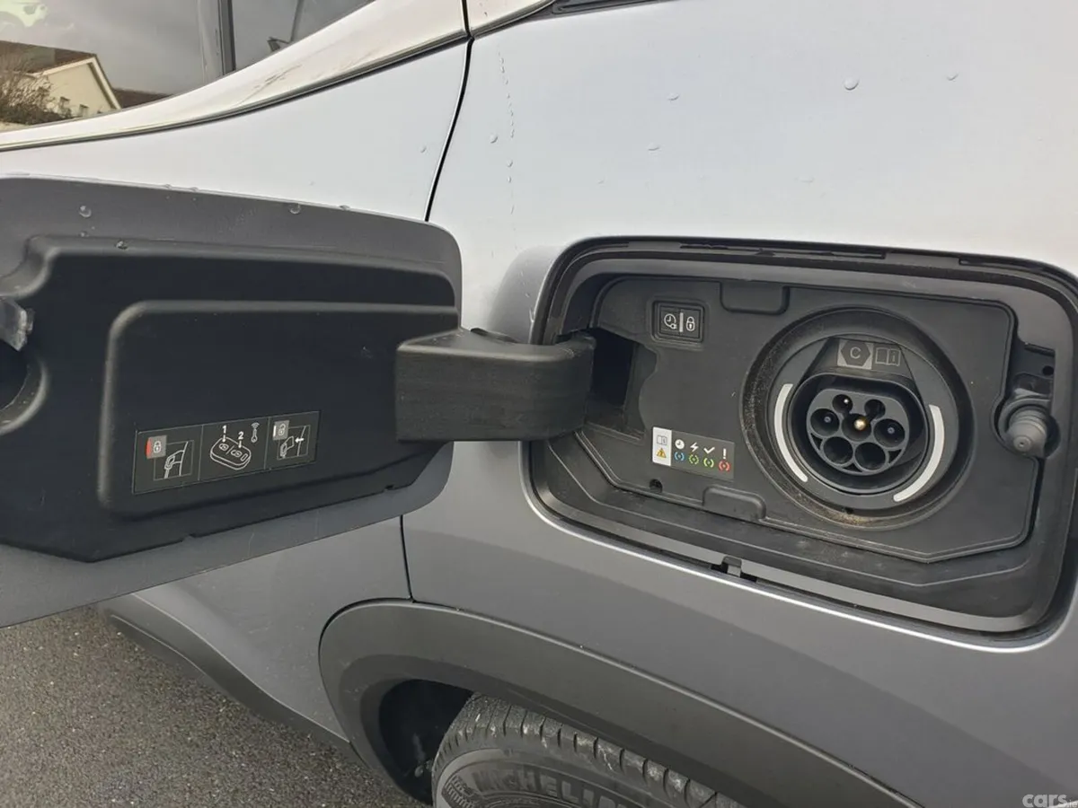 Citroen C5 Aircross MPV, Petrol Plug-in Hybrid, 2025, Grey