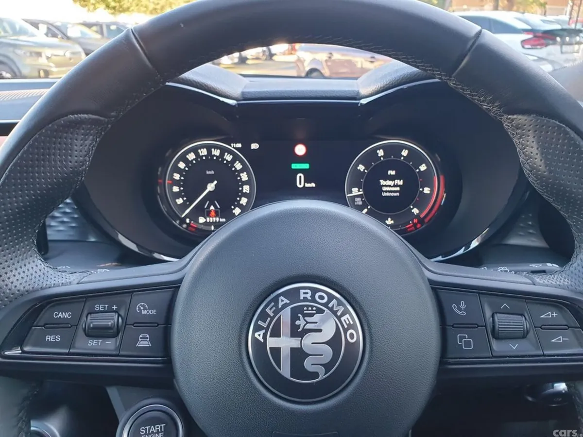 Alfa Romeo Tonale Hatchback, Petrol, 2024, Blue