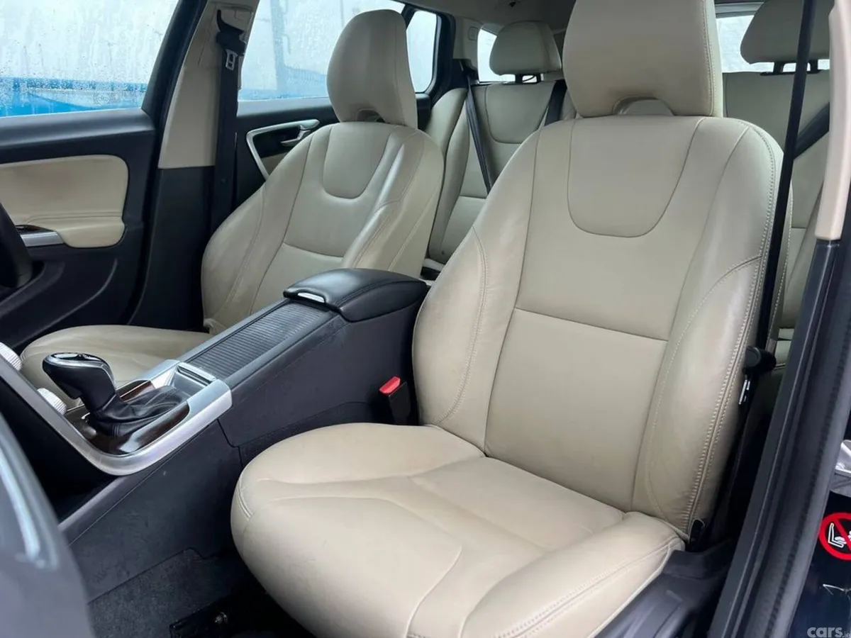 Volvo V60 Estate, Diesel, 2018, Blue