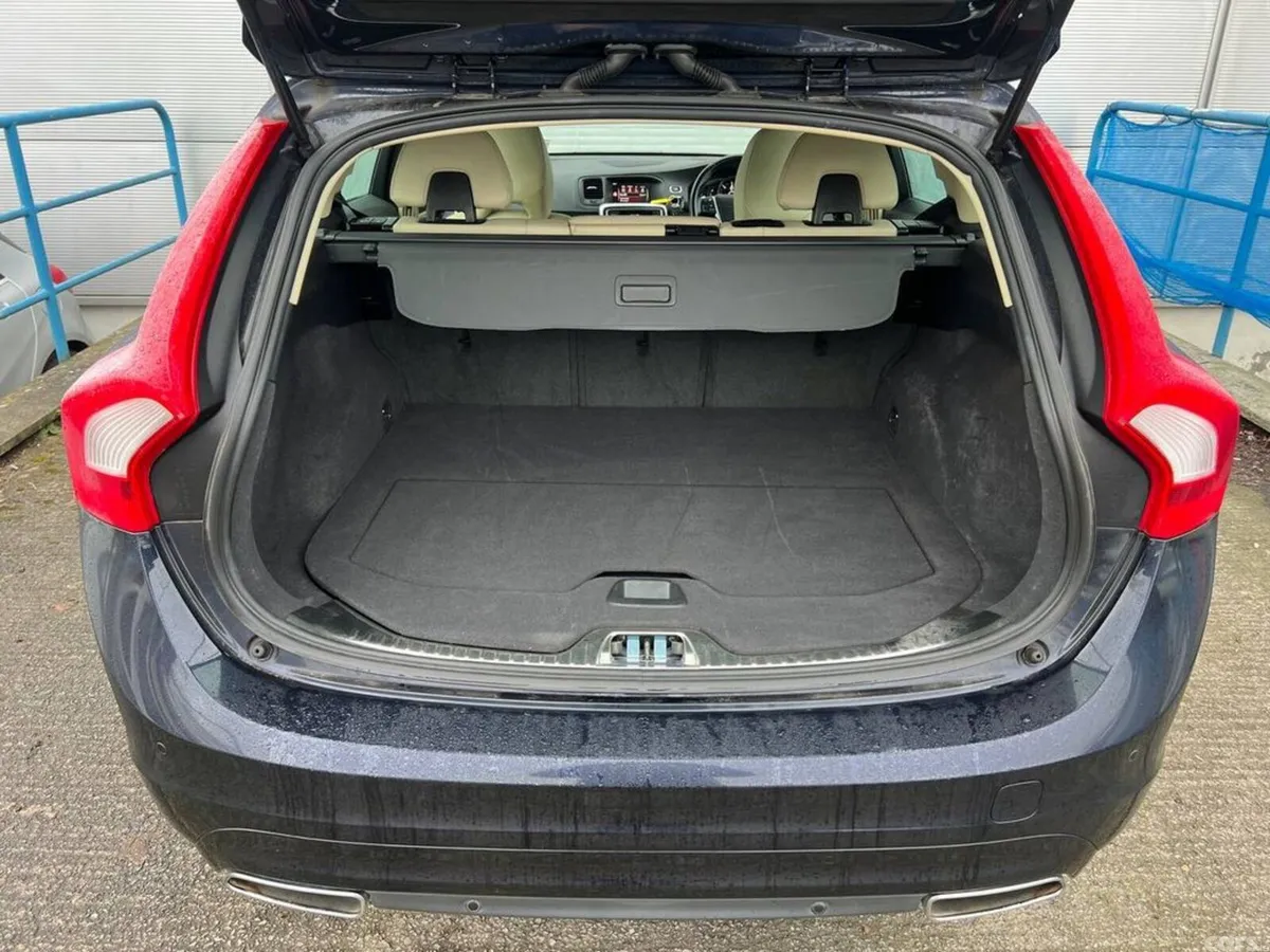 Volvo V60 Estate, Diesel, 2018, Blue