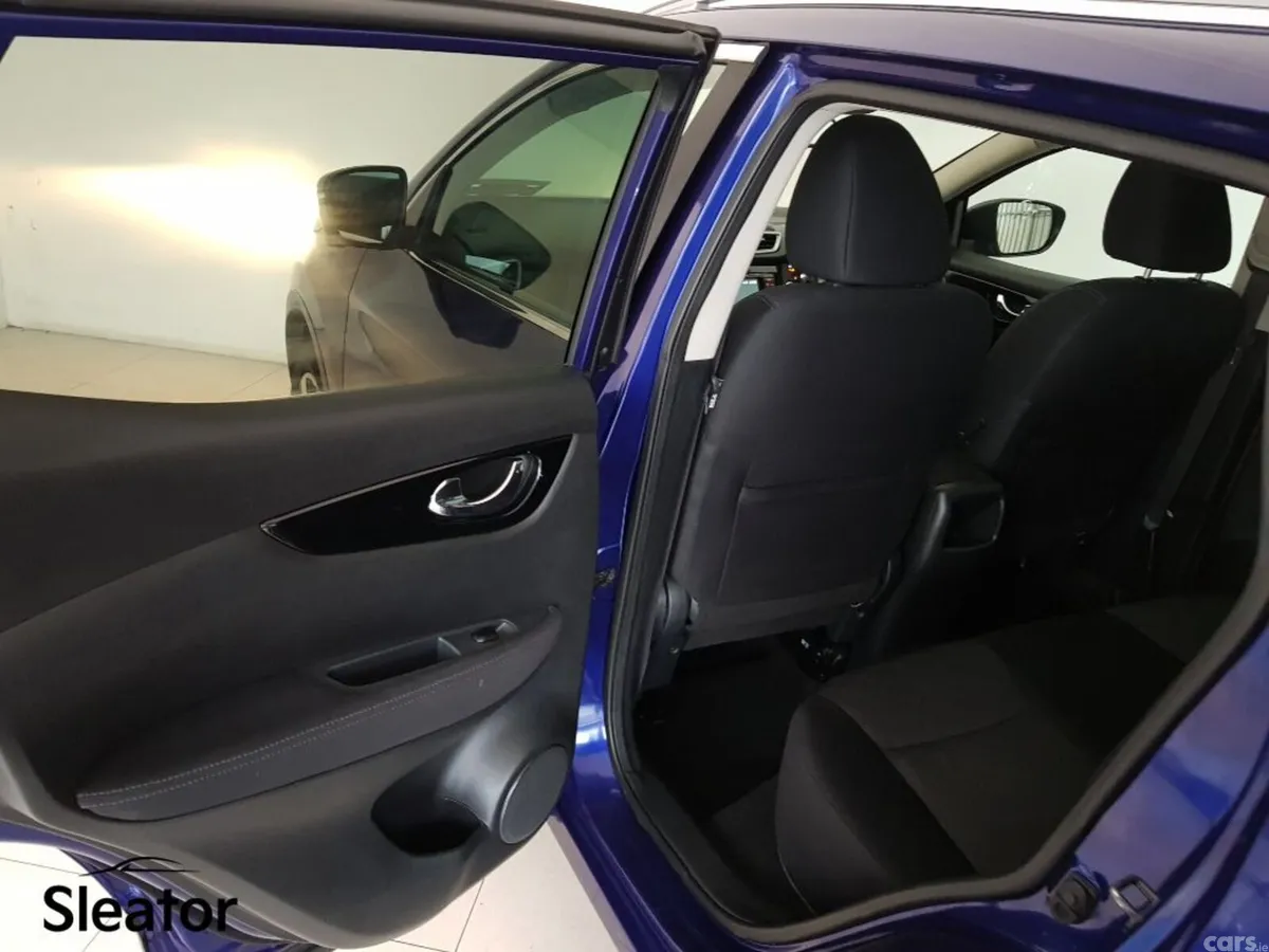 Nissan Qashqai Hatchback, Diesel, 2016, Blue