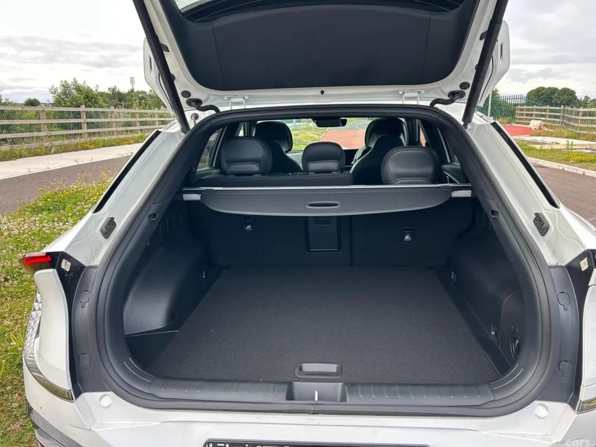 Kia EV6 Hatchback, Electric, 2027, White
