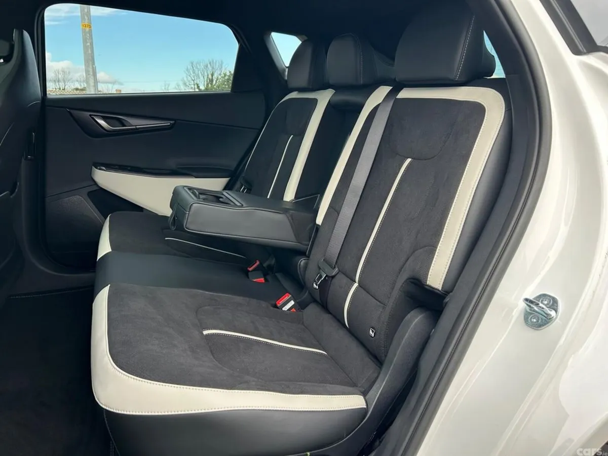 Kia EV6 Hatchback, Electric, 2027, White