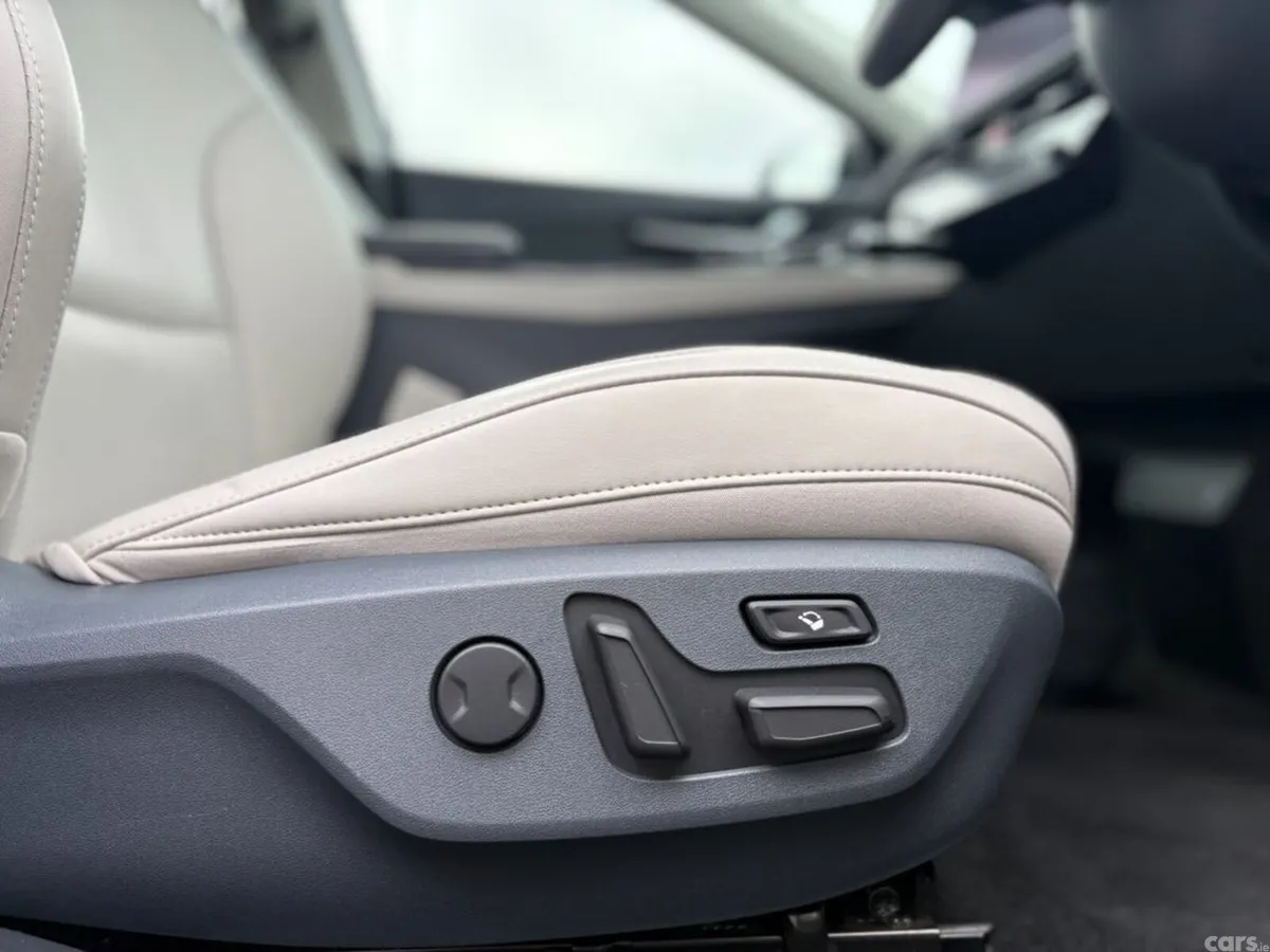 Kia EV6 Hatchback, Electric, 2023, Blue