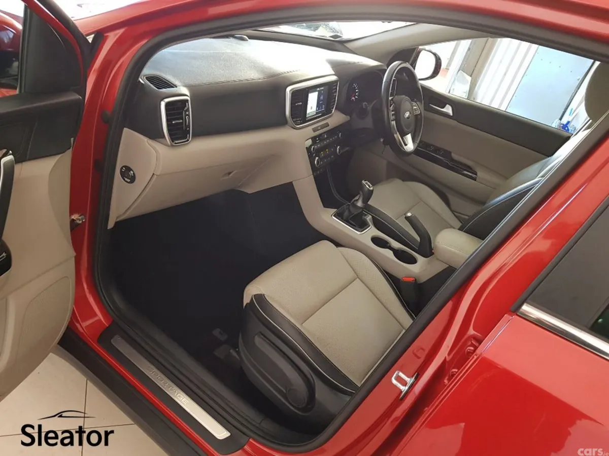 Kia Sportage MPV, Diesel Plug-in Hybrid, 2020, Red