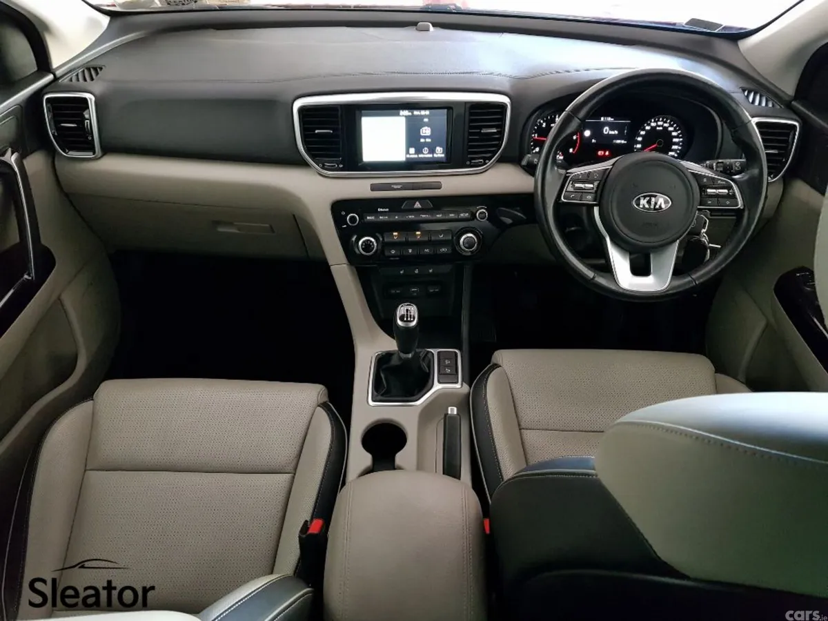 Kia Sportage MPV, Diesel Plug-in Hybrid, 2020, Red