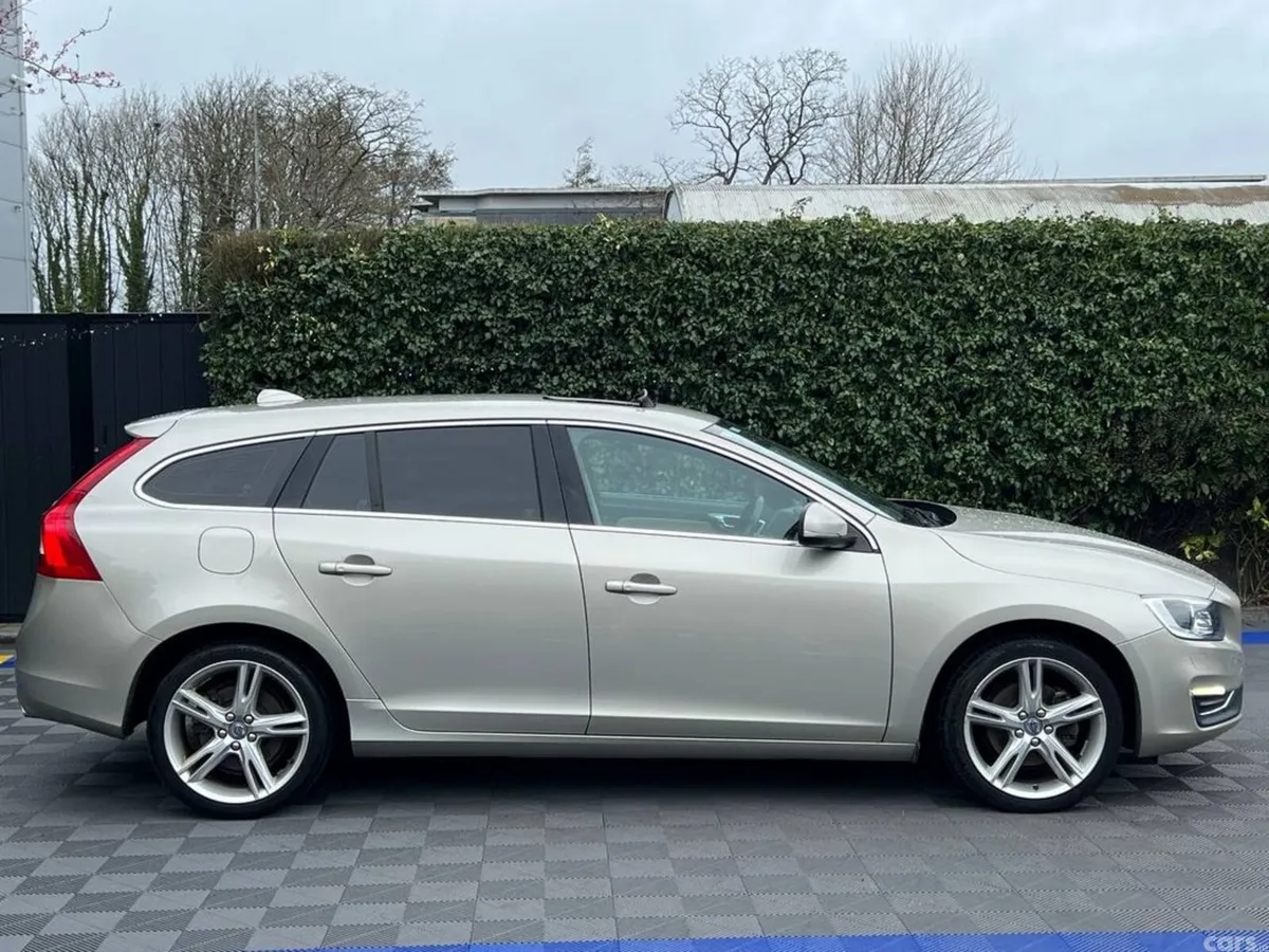 Volvo V60 Estate, Diesel, 2017, Gold
