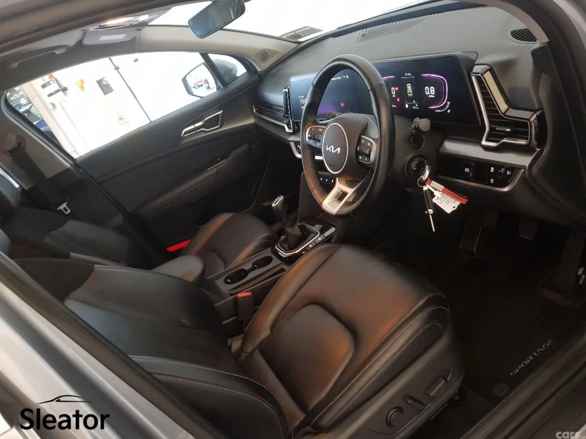 Kia Sportage MPV, Diesel, 2024, Grey
