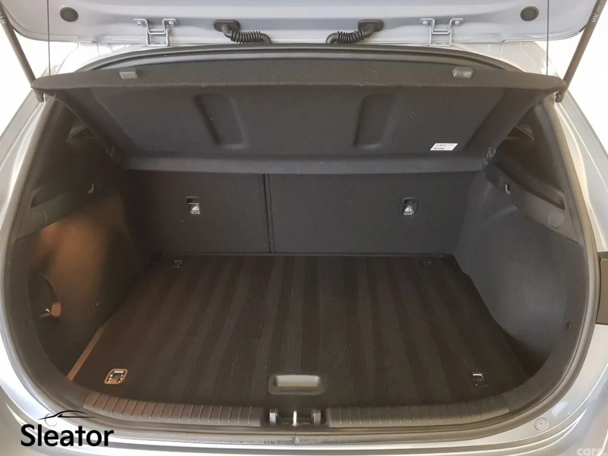 Kia Ceed Hatchback, Petrol, 2024, Grey