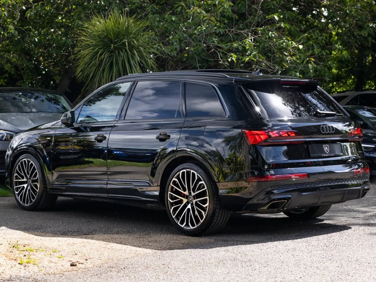 Audi Q7 SUV, Petrol Plug-in Hybrid, 2026, Black