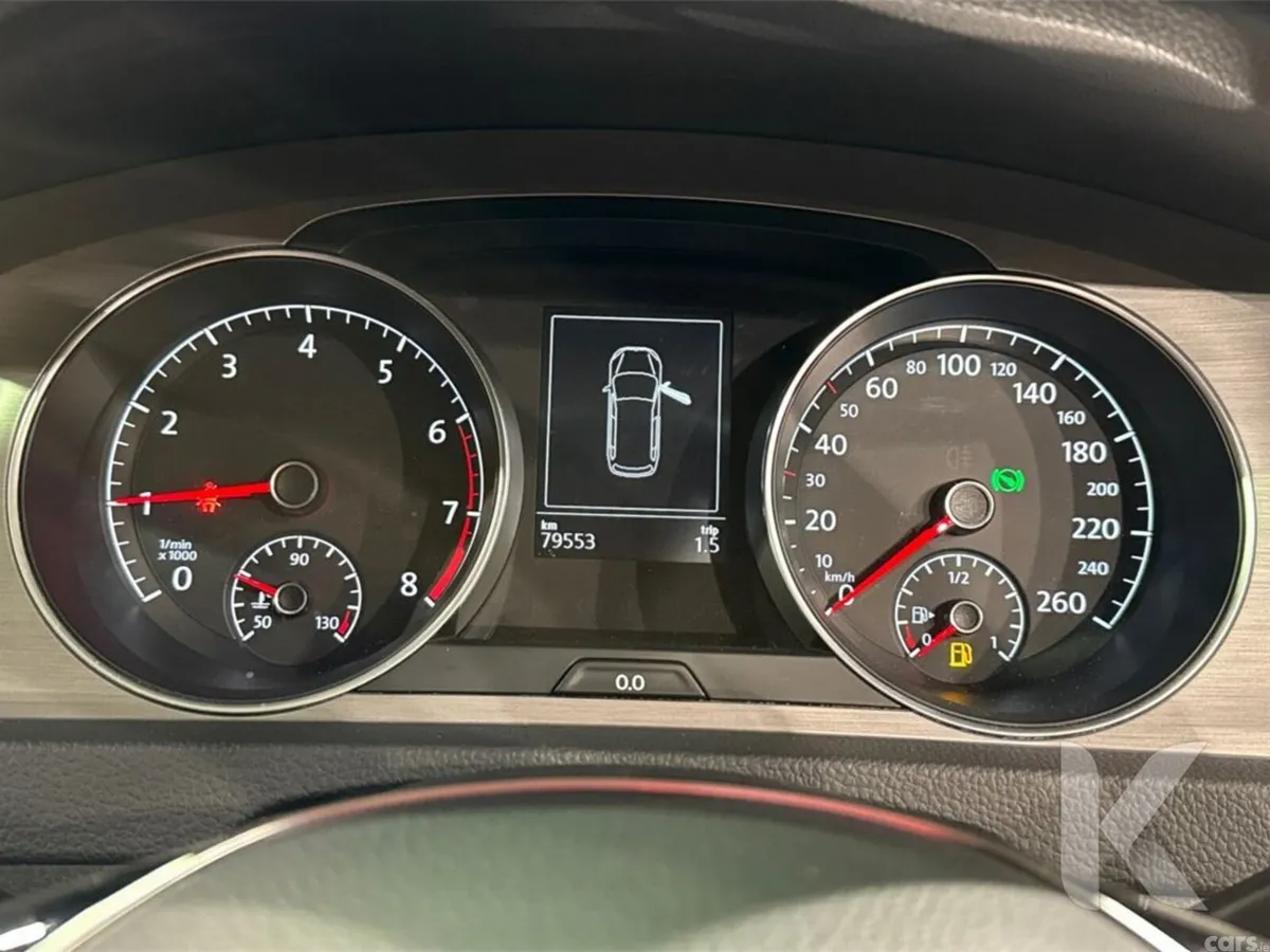 Volkswagen Golf Estate, Petrol, 2017, Red