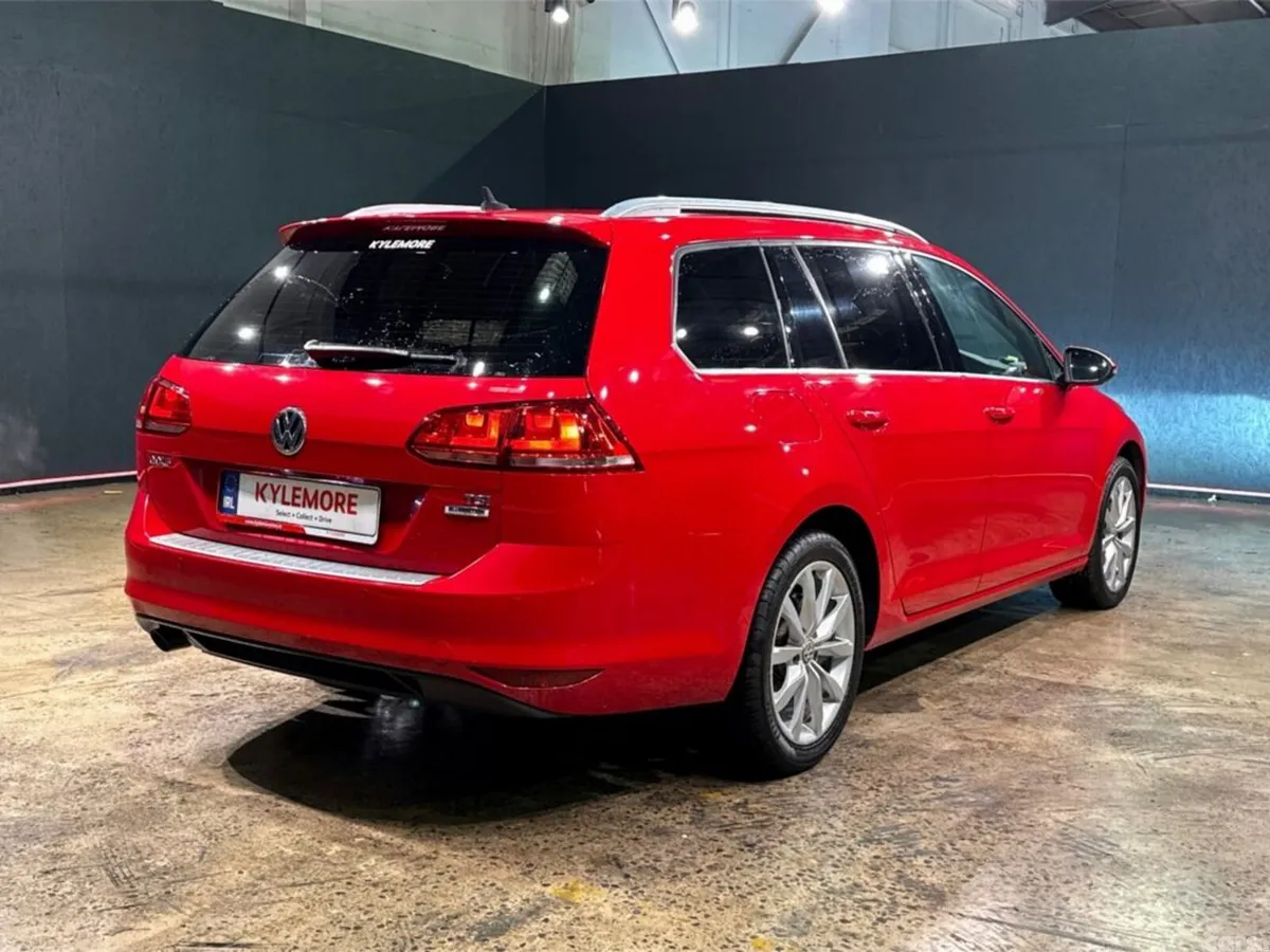 Volkswagen Golf Estate, Petrol, 2017, Red