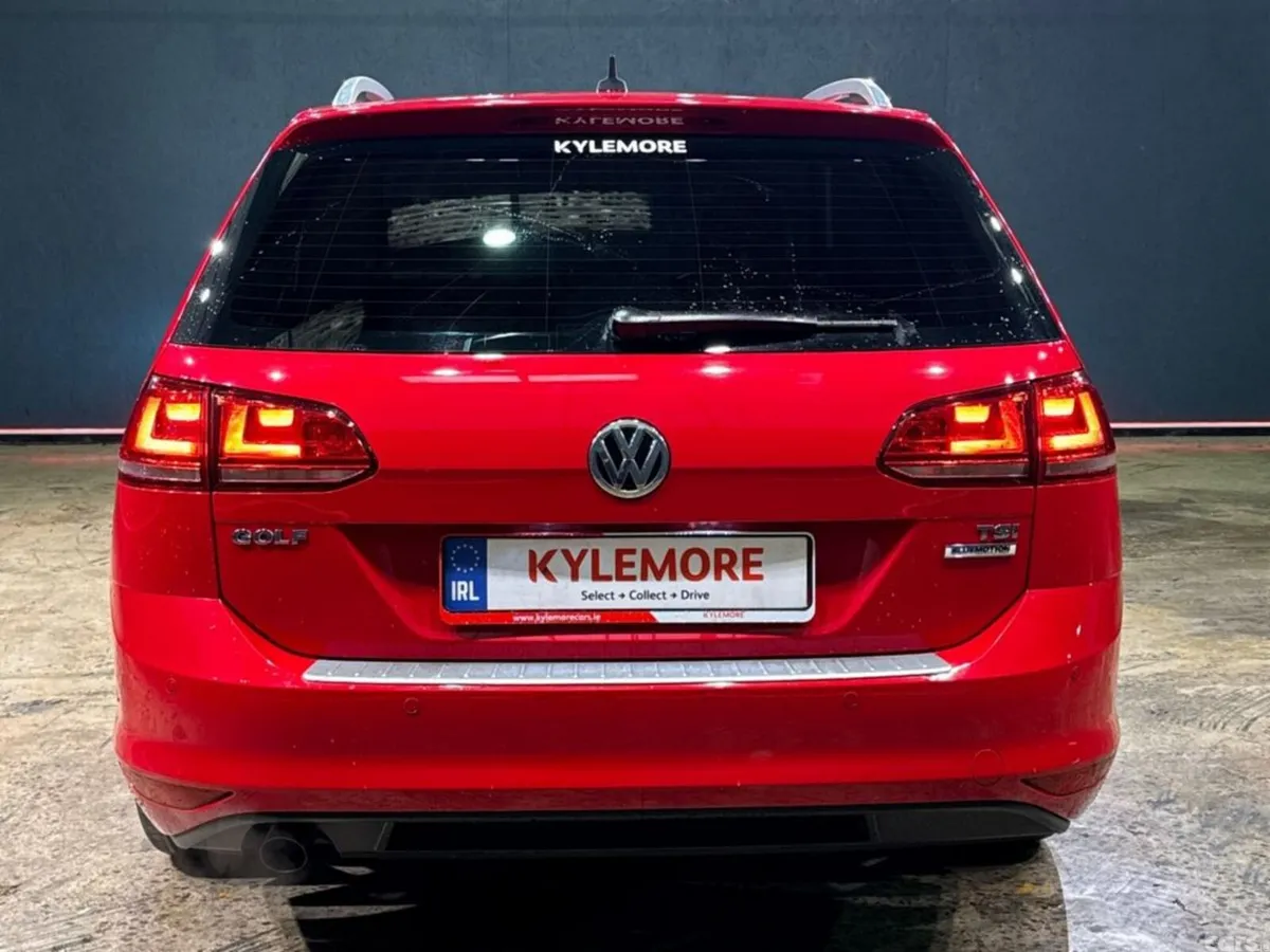 Volkswagen Golf Estate, Petrol, 2017, Red