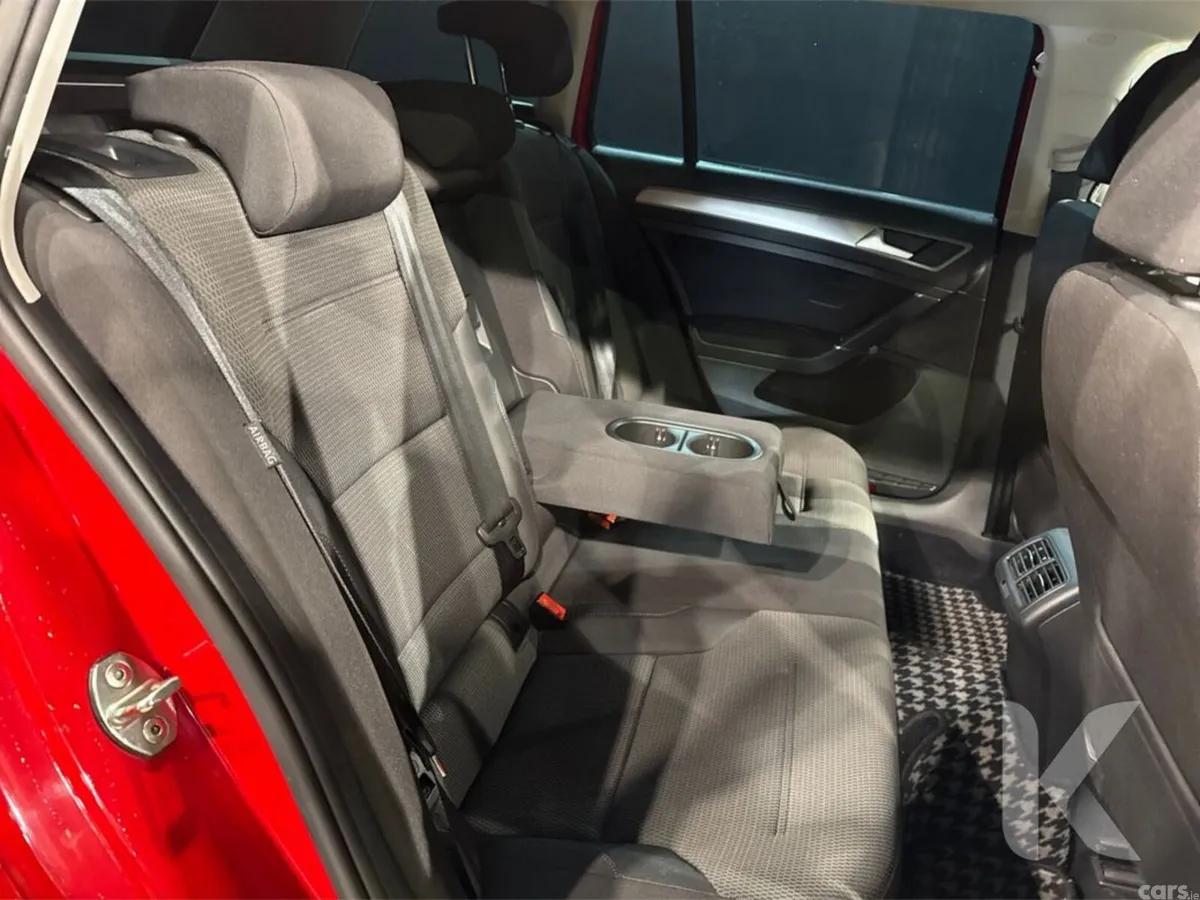 Volkswagen Golf Estate, Petrol, 2017, Red