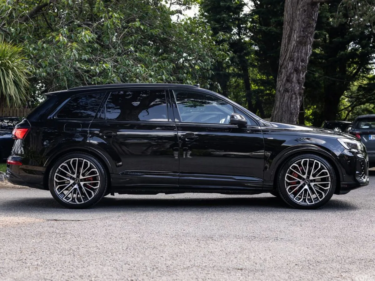 Audi Q7 SUV, Petrol Plug-in Hybrid, 2026, Black