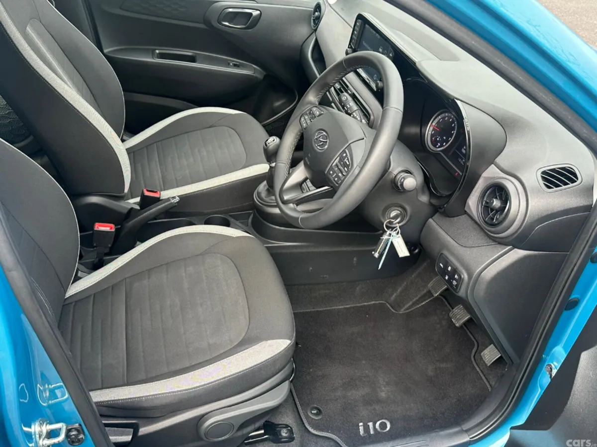 Hyundai i10 Hatchback, Petrol, 2021, Blue
